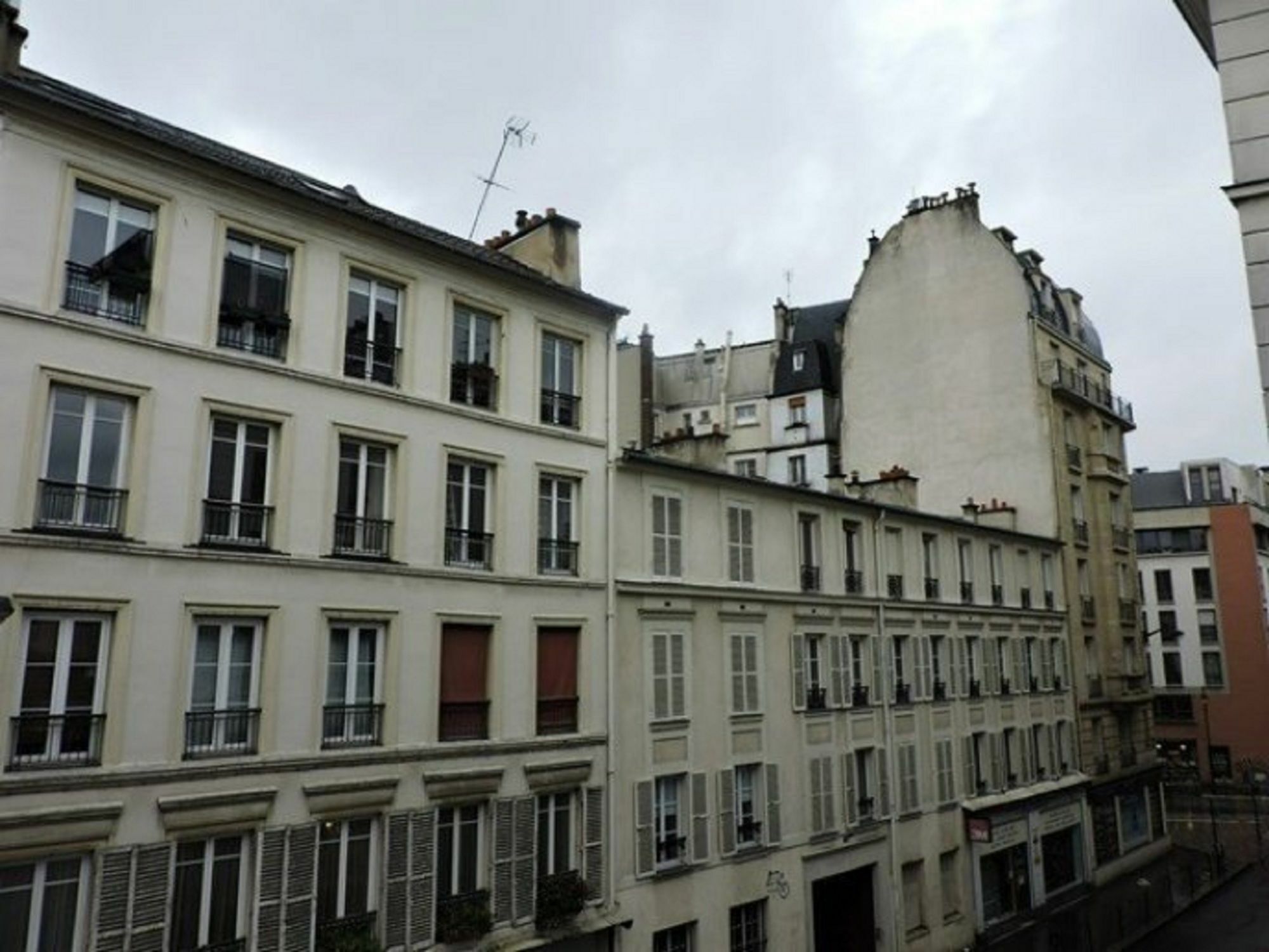 Paris Hotel Le Mediterraneen Exterior foto